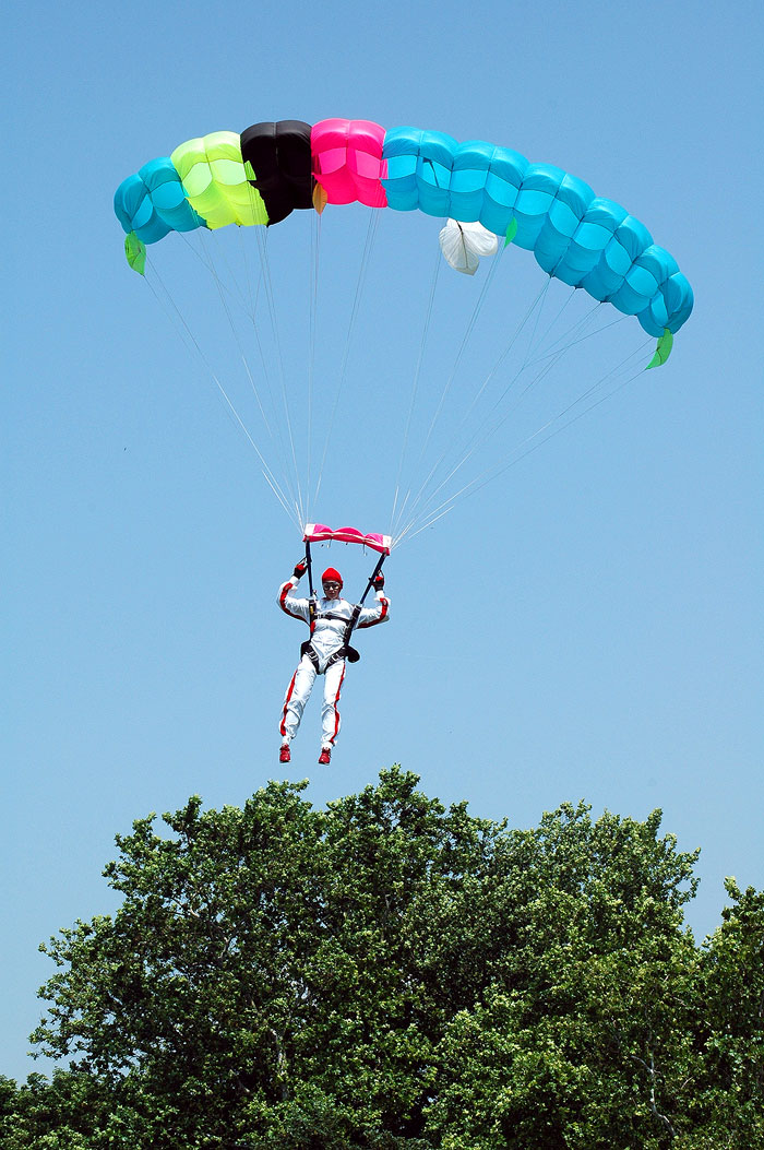 2006-06-18-Belgrade-SkyDiveWedding