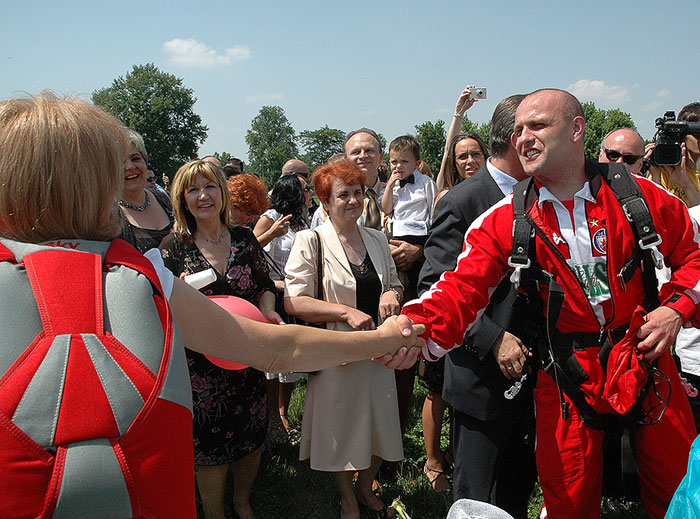 2006-06-18-Belgrade-SkyDiveWedding
