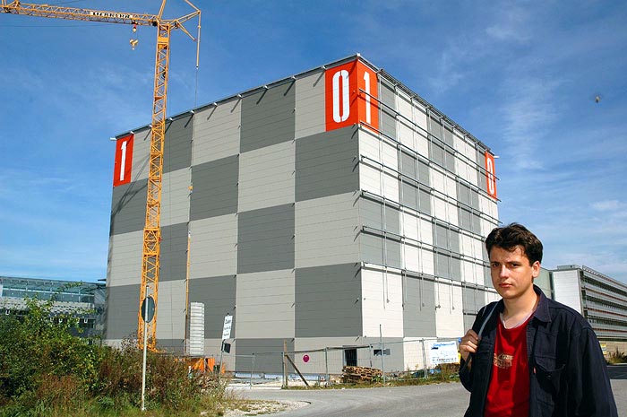 Deutschland2005/SuperComputerInGarching