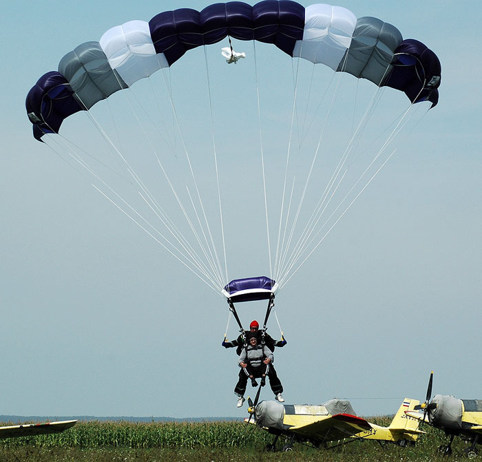 SkyDiving_03Sep2006