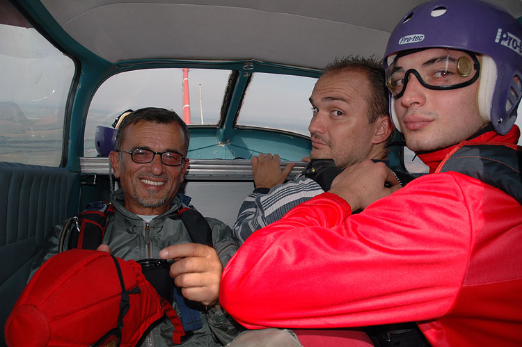 SkyDiving_03Sep2006