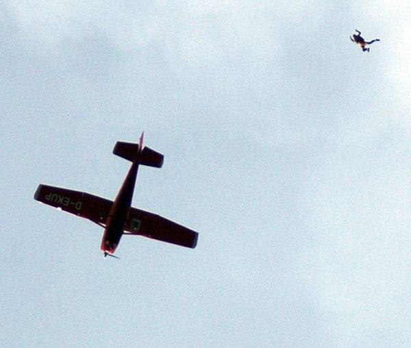 SkyDiving_03Sep2006