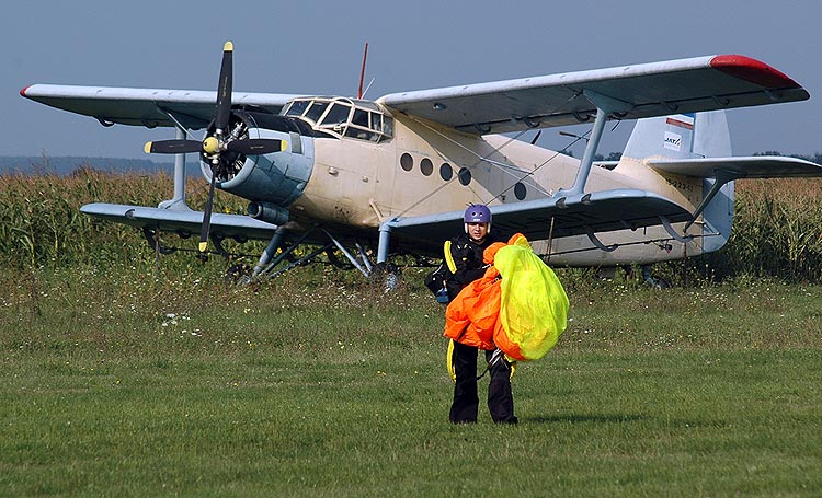 SkyDiving_10Sep2006