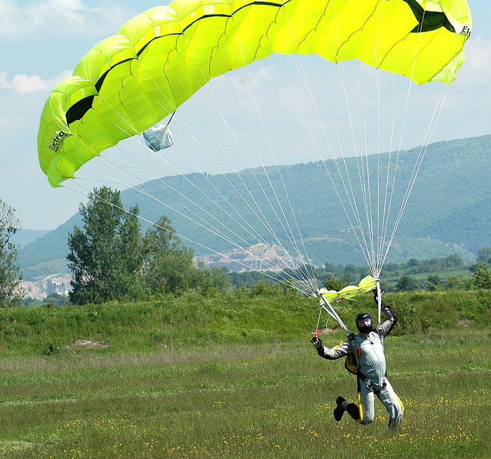 SkyDiving_13-14-Maj2006
