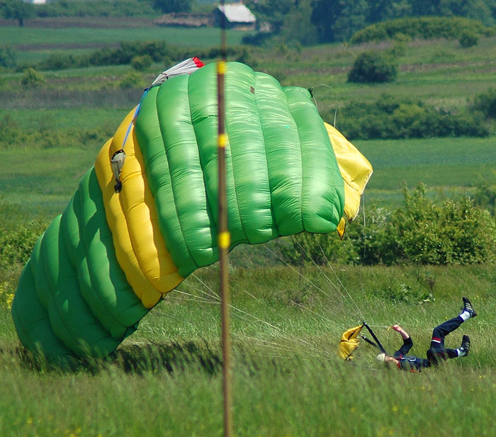 SkyDiving_13-14-Maj2006