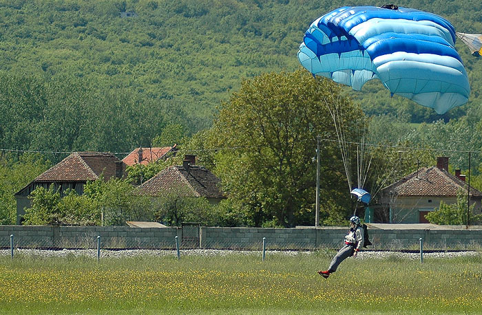 SkyDiving_13-14-Maj2006