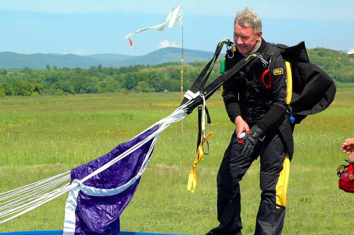 SkyDiving_13-14-Maj2006