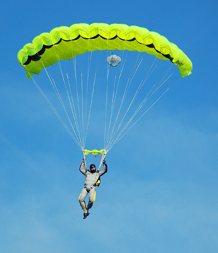 SkyDiving_13-14-Maj2006
