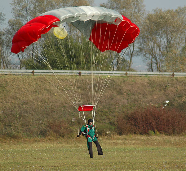 SkyDiving_13-15-Oct2006-Paracin