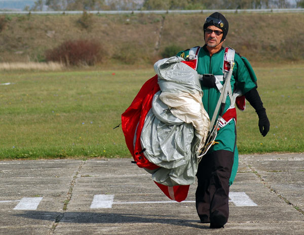 SkyDiving_13-15-Oct2006-Paracin