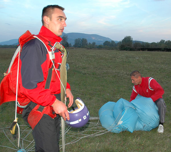 SkyDiving_13-15-Oct2006-Paracin
