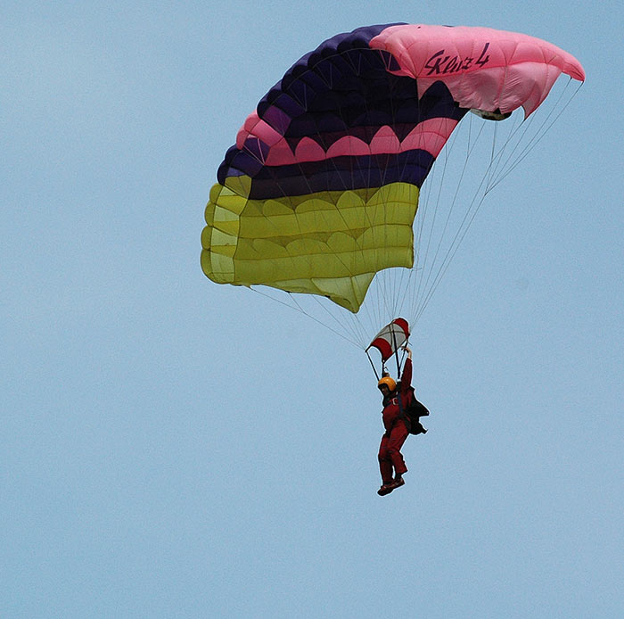 SkyDiving_13August2005