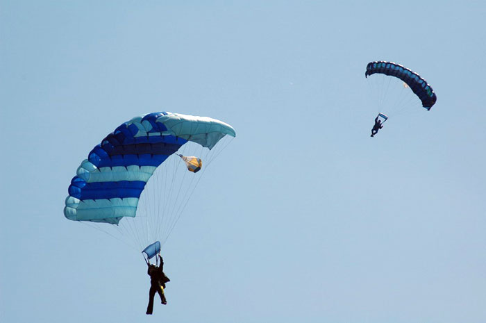 SkyDiving_15-16-July2006