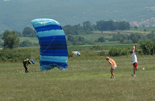 SkyDiving_15-16-July2006