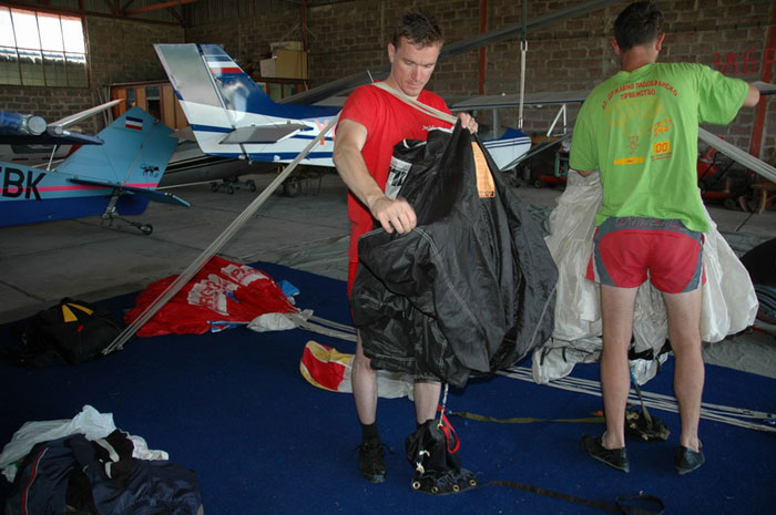 SkyDiving_15-16-July2006
