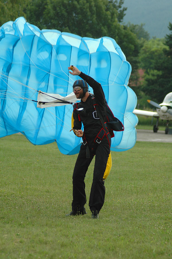 SkyDiving_15Jun2006