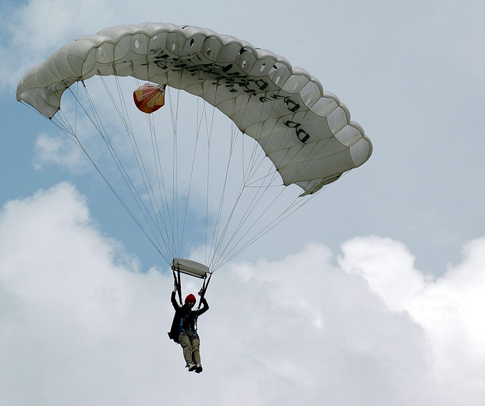 SkyDiving_15Jun2006