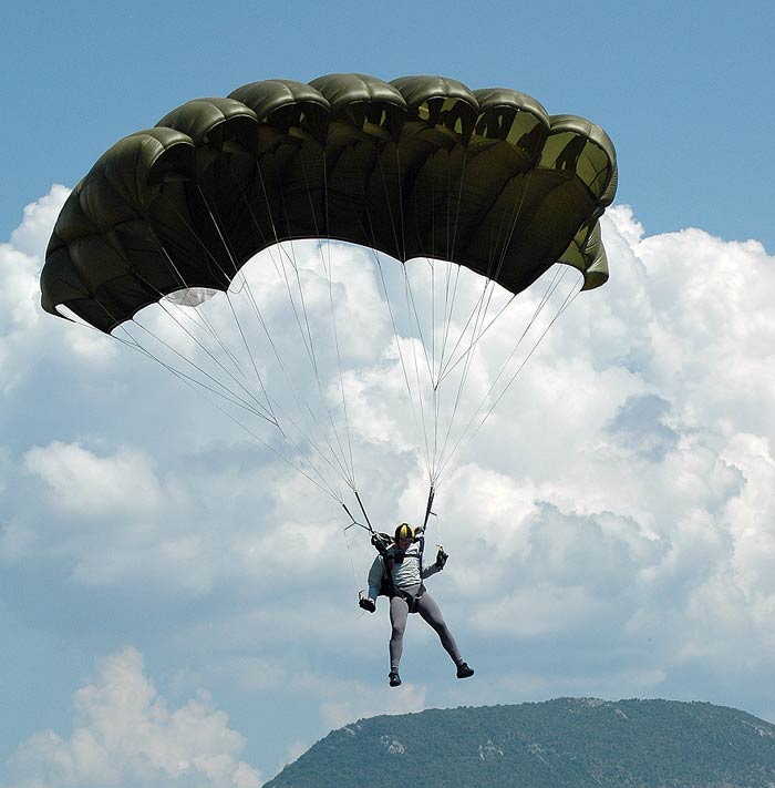 SkyDiving_22July2005