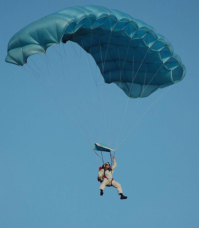 SkyDiving_22July2005