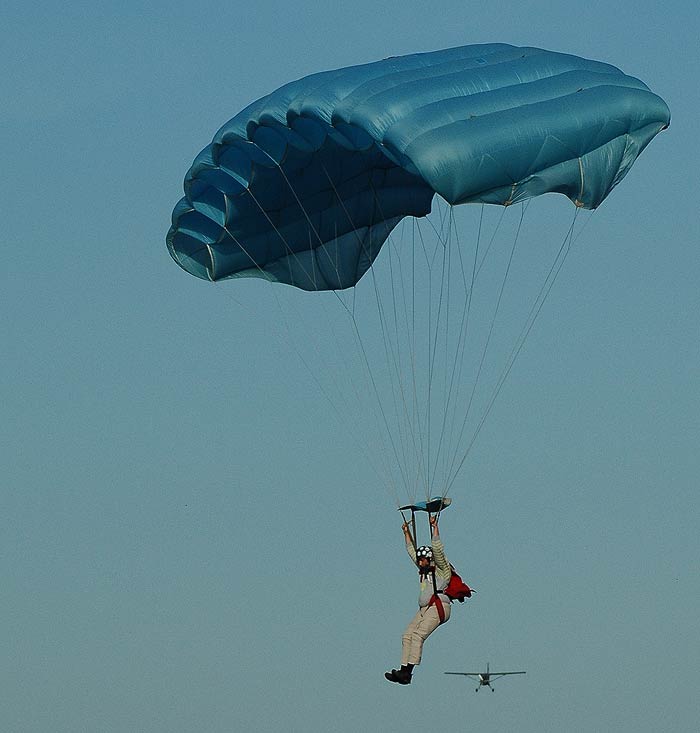 SkyDiving_22July2005