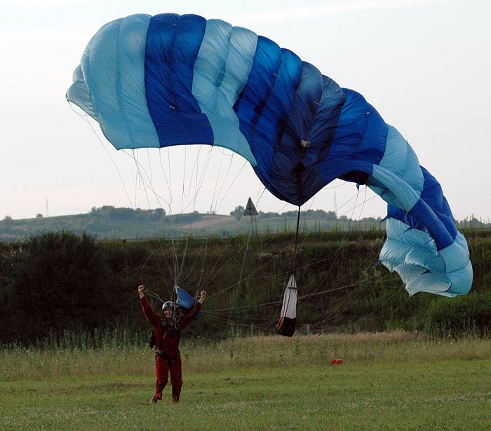 SkyDiving_22July2005
