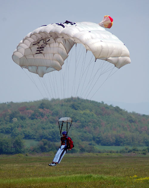 SkyDiving_6-7-Maj2006