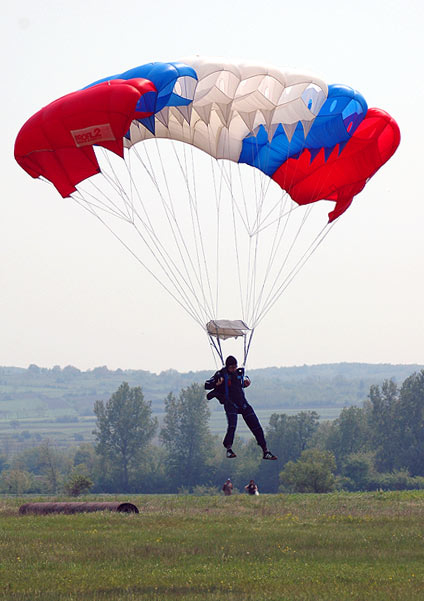 SkyDiving_6-7-Maj2006