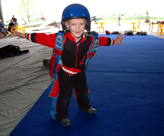 SkyDiving_6-7-Maj2006