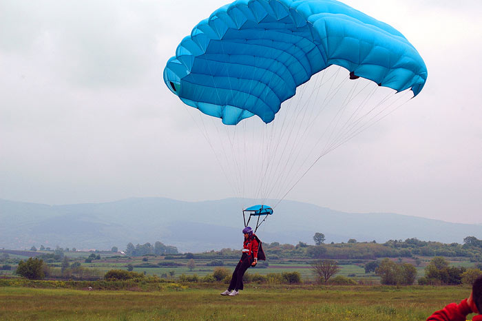 SkyDiving_6-7-Maj2006