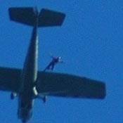 SkyDiving_9April2006