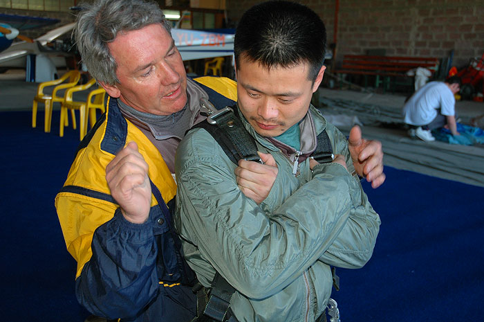 SkyDiving_9April2006