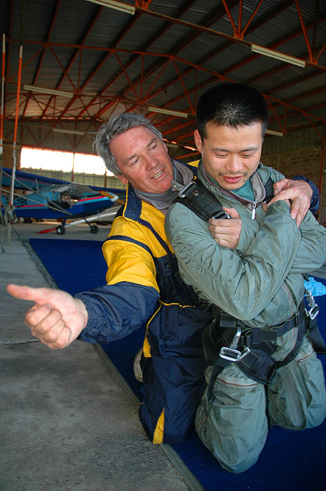 SkyDiving_9April2006