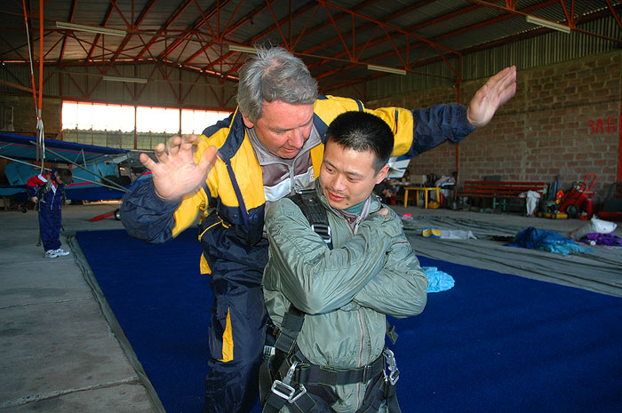SkyDiving_9April2006