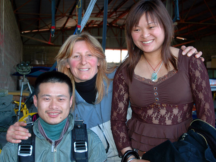 SkyDiving_9April2006