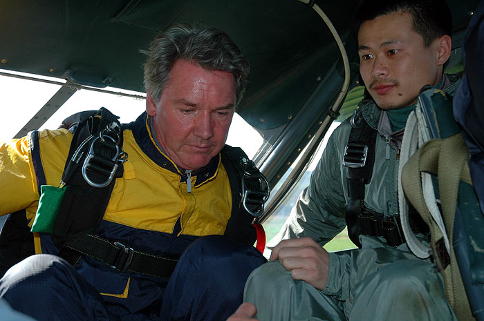 SkyDiving_9April2006
