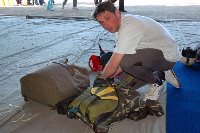 SkyDiving_9April2006