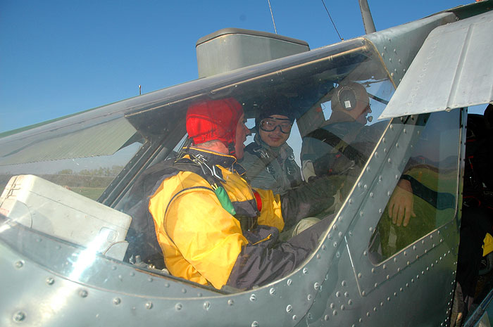 SkyDiving_9April2006