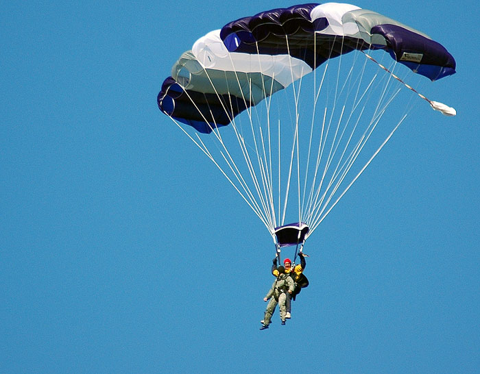 SkyDiving_9April2006