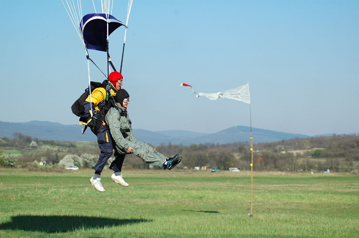 SkyDiving_9April2006