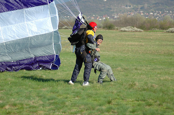 SkyDiving_9April2006