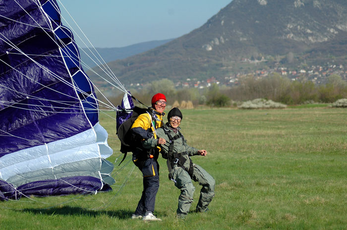 SkyDiving_9April2006