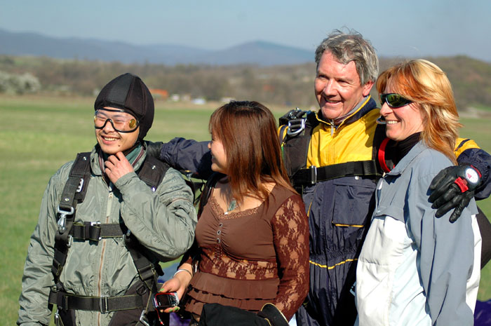 SkyDiving_9April2006