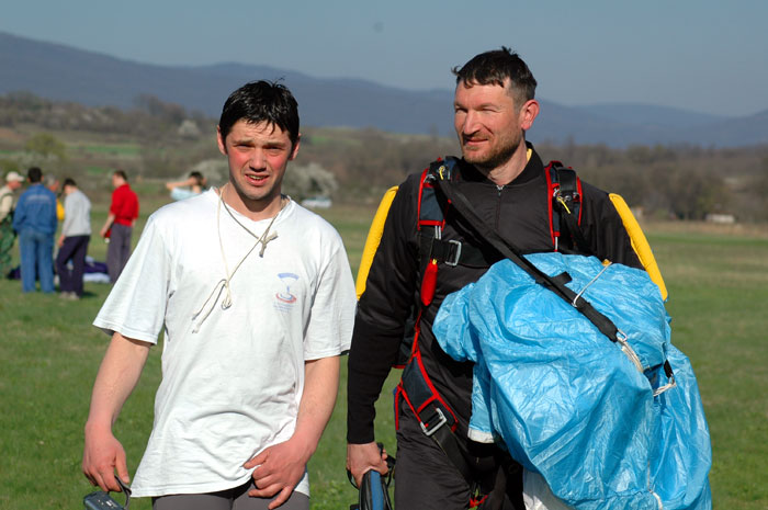 SkyDiving_9April2006