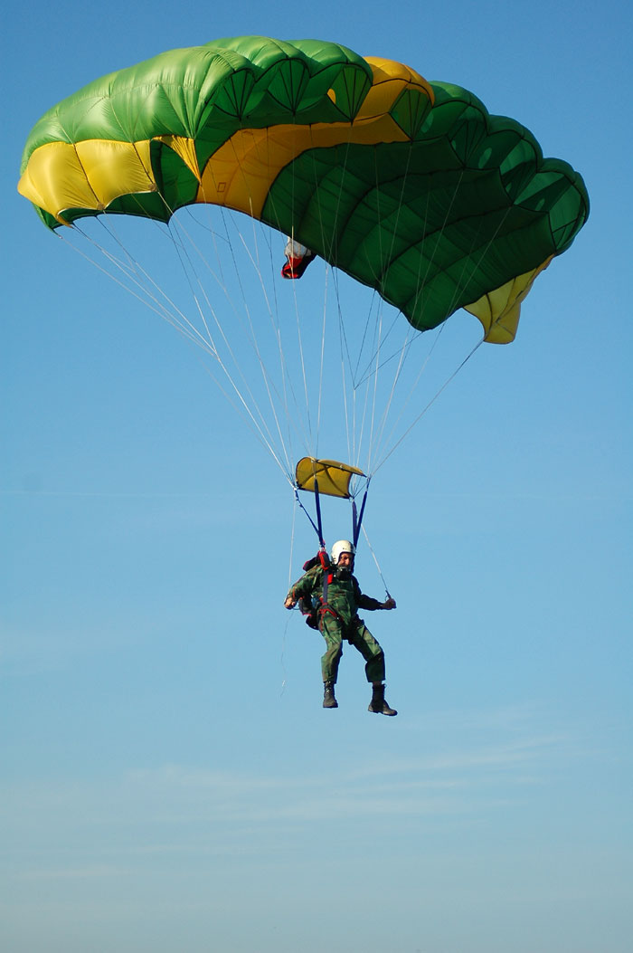 SkyDiving_9April2006
