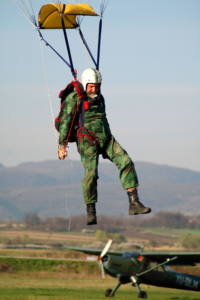 SkyDiving_9April2006