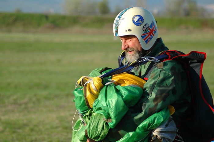 SkyDiving_9April2006