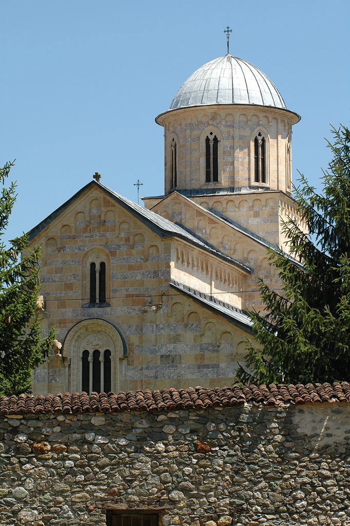 decani/crkva
