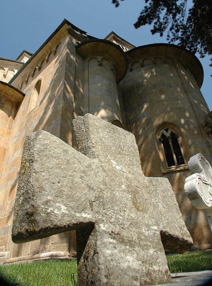 decani/crkva