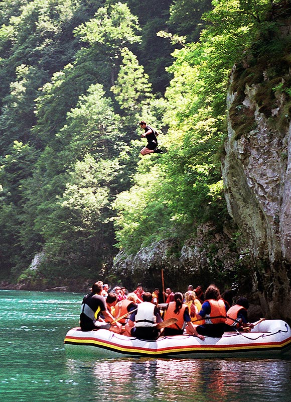 tara_rafting_aug2004