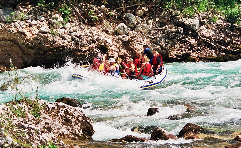 tara_rafting_aug2004